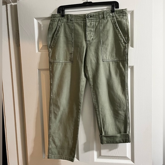 American Eagle Outfitters Pants - American Eagle Outfitters Olive Cropped Pants (in style of OG 107)